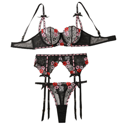 Sexy lingerie set with embroidered flowers